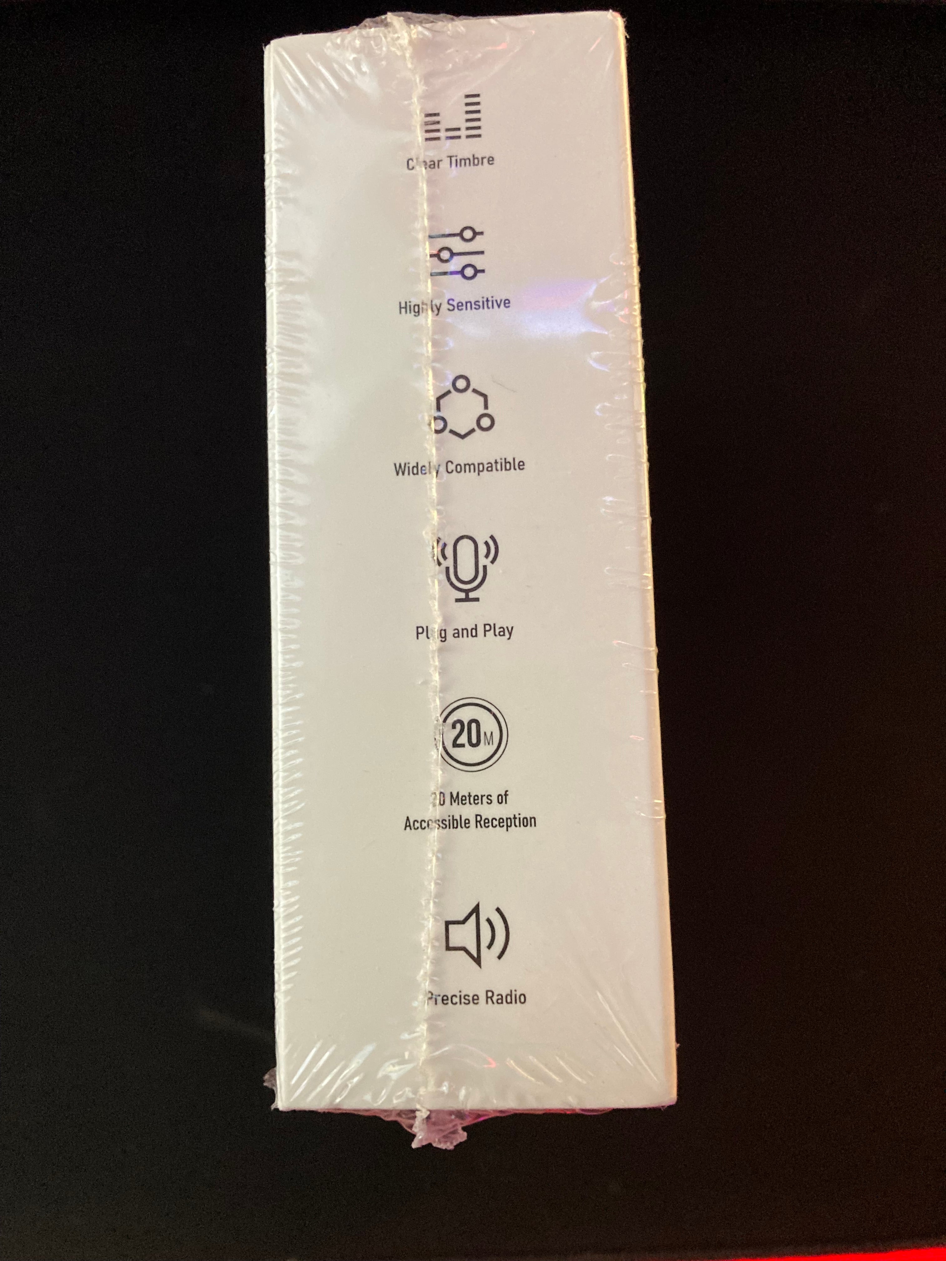 NEW!!3 in 1 Wireless Clip-on Microphones for iPhone, Camera, Android, iPad, Sealed